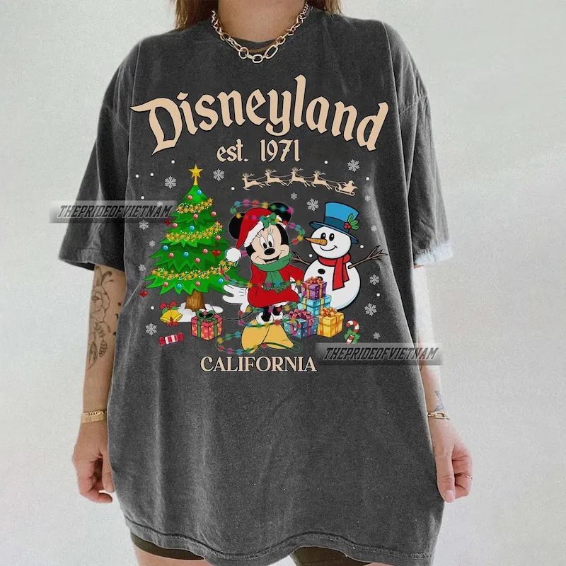 Product Retro Disneyland Christmas Lights Mickey T-shirt Hoodie Sweater Minnie Donald Goofy Pluto Family Tees